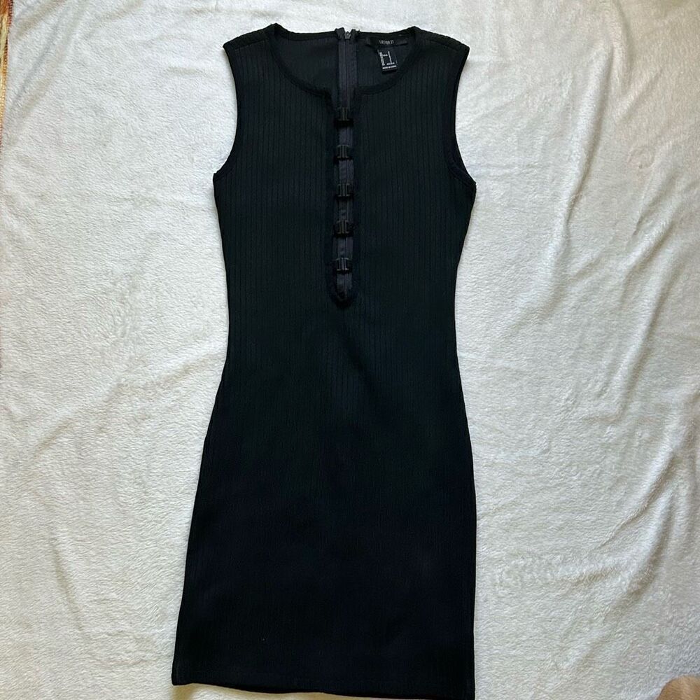 Forever 21 Size S sleeveless mini dress with a close fit